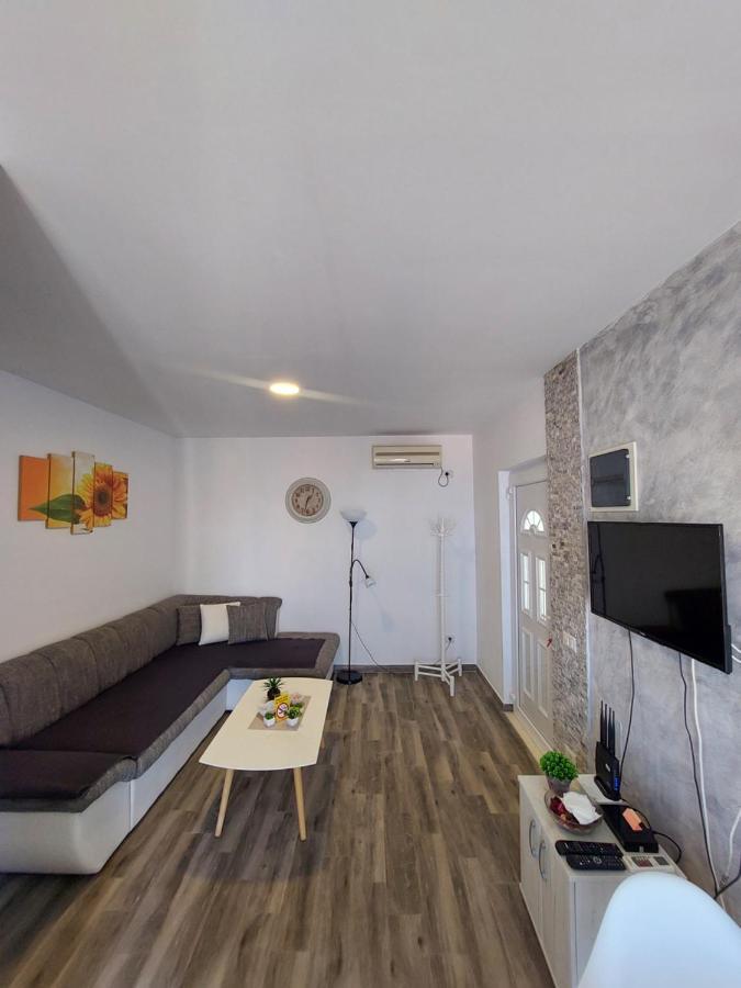 Apartments Marina ウトイェハ エクステリア 写真